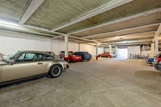 WILRIJK – Prins Boudewijnlaan: Underground enclosed garage with 15 car parking spaces.

DESCRIPTION:

This underground garage includes 15 car parking spaces.
Ideal for investor or collector of vintage cars.
Located outside the low emission zone.