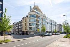 ANTWERP - ‘t Zuid : Superb flat with 2 bedrooms and 2 terraces + unique panoramic view of the Scheldt !

Living in the bustling South with its newly built Scheldt quays, restaurants, bars, museums and shops and also enjoying a unique view of both bend