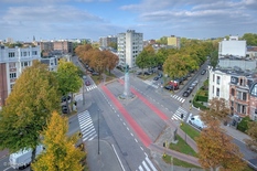 BERCHEM - Pulhof: Koninklijkelaan: Superb Art-Déco flat of approx 180m² with 2 bedrooms.

DESCRIPTION:

This ready-to-use flat is located on the 6° floor of the very cared for and sought-after Art-Déco building.

Entrance hall on parquet with la